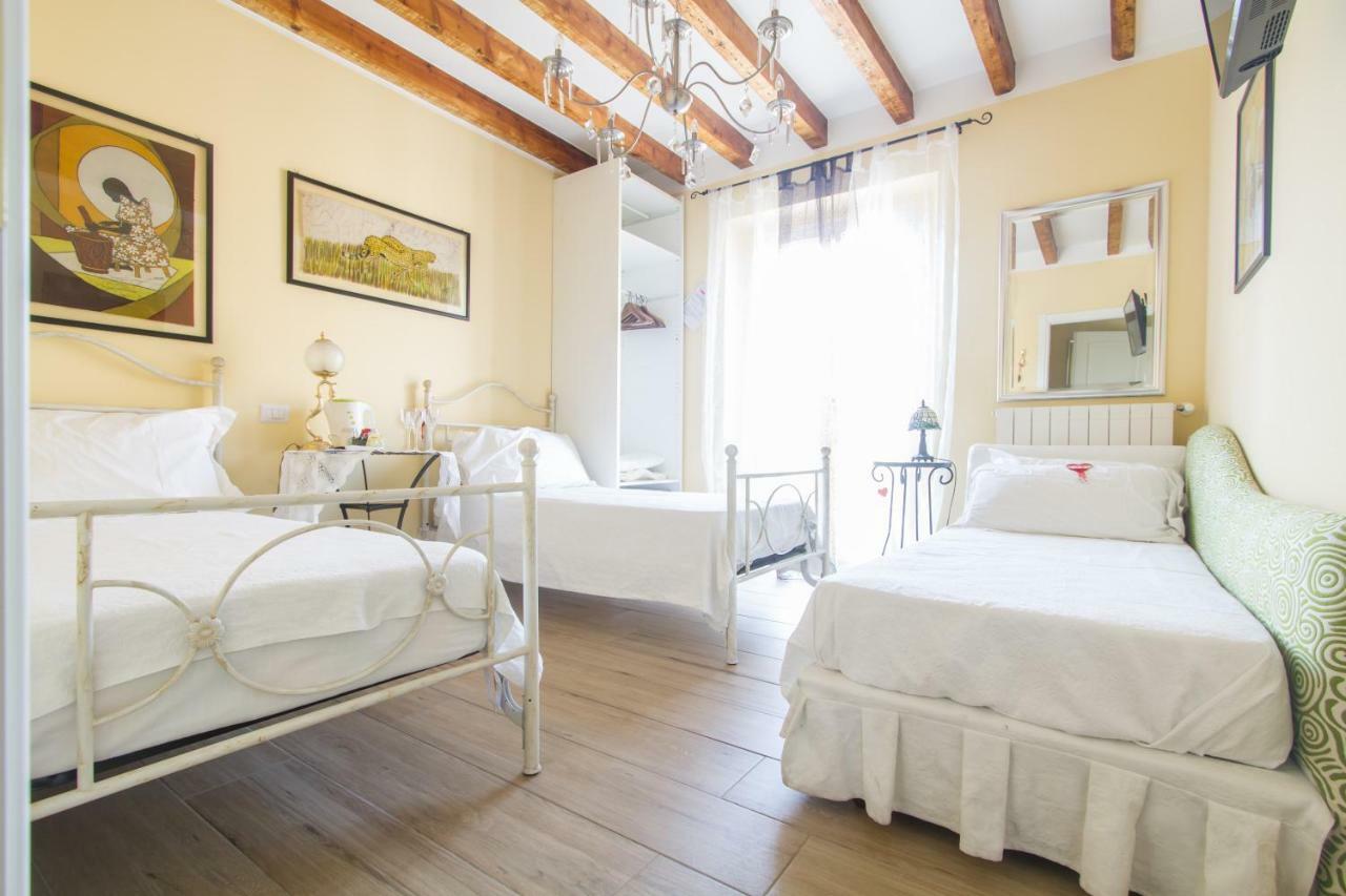 B&B Antico Cortile Milan Bagian luar foto